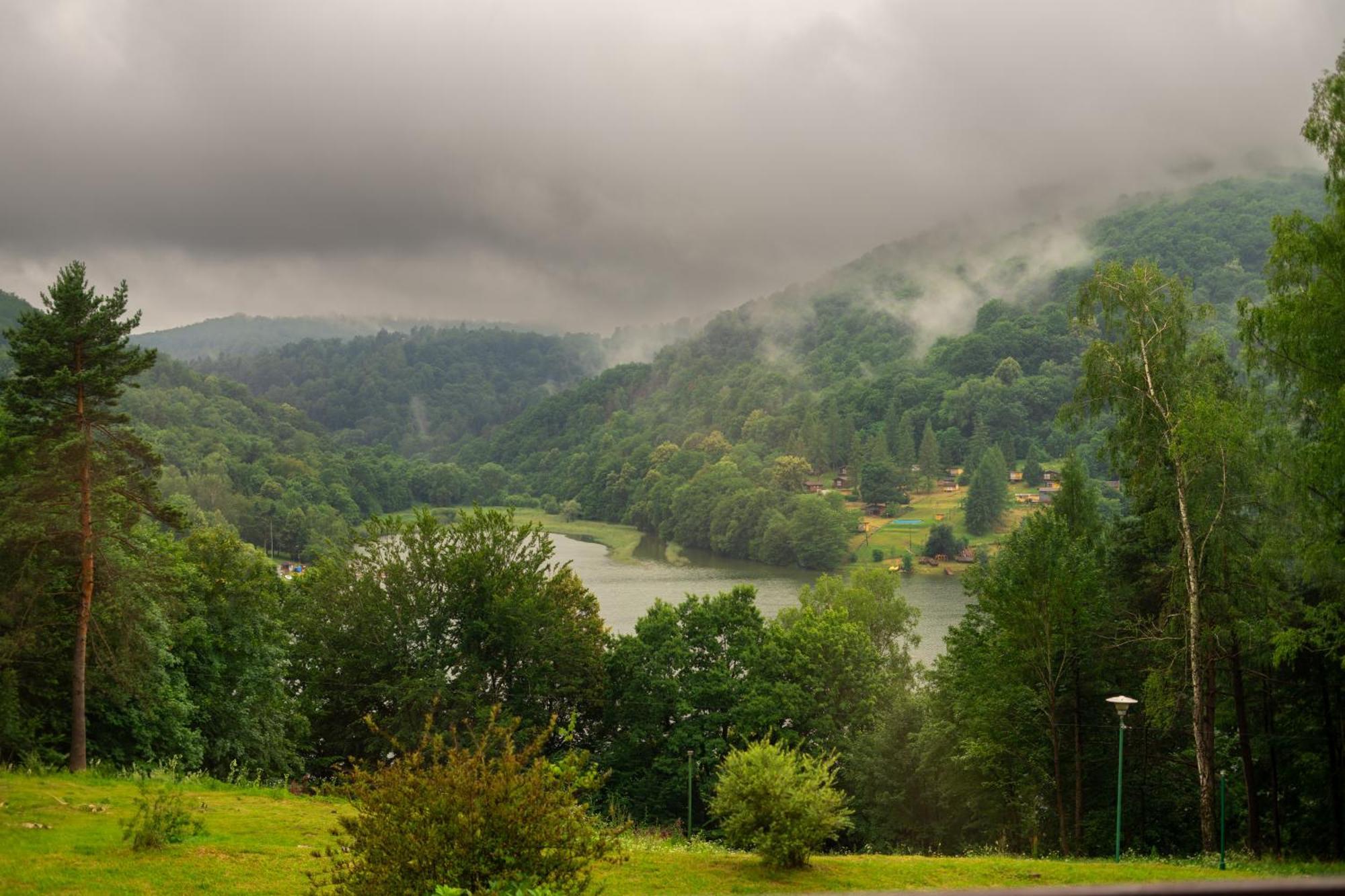 Osrodek Wypoczynkowy " Bieszczady" Hotel Myczkowce Eksteriør billede